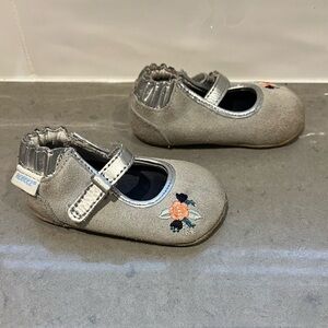 Robeez 6-9m Silver and Gray Baby Shoes with Floral Embroidery